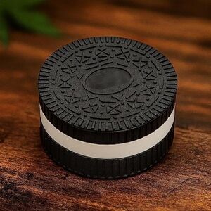 NWT No Label Black Hand-Crafted 2.2 In Essential Culinary Grinder